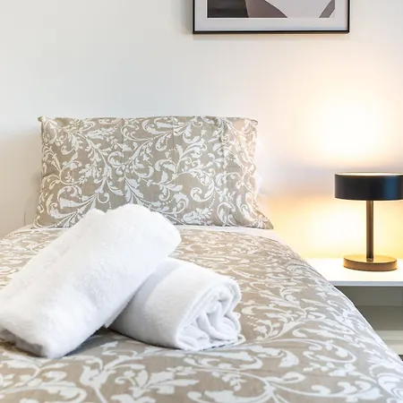 10 Minutes To Venice, For 7, New & Fully Equipped * Mestre