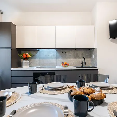 Appartement 10 Minutes To Venice, For 7, New & Fully Equipped Mestre