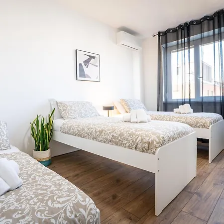 Appartement 10 Minutes To Venice, For 7, New & Fully Equipped Mestre