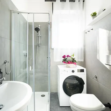 10 Minutes To Venice, For 7, New & Fully Equipped *