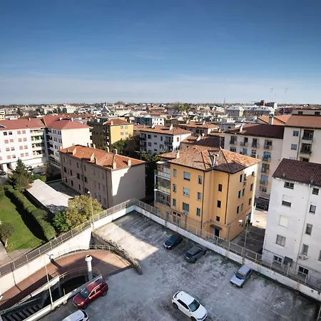 10 Minutes To Venice, For 7, New & Fully Equipped *